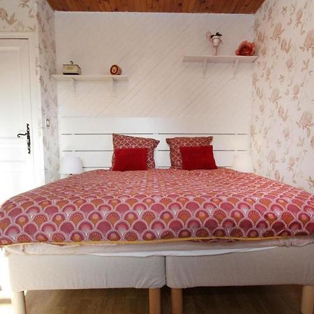 Le Galaveyson Bed & Breakfast Le Grand-Serre Exterior photo